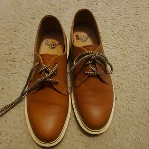 Never Worn - DR. MARTENS Lace up Shoes